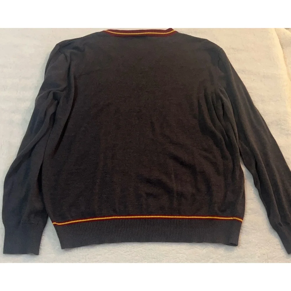 Harry Potter Gryffindor V-Neck Sweater Gray Knit Crest Adult XL DW0597-V1313A